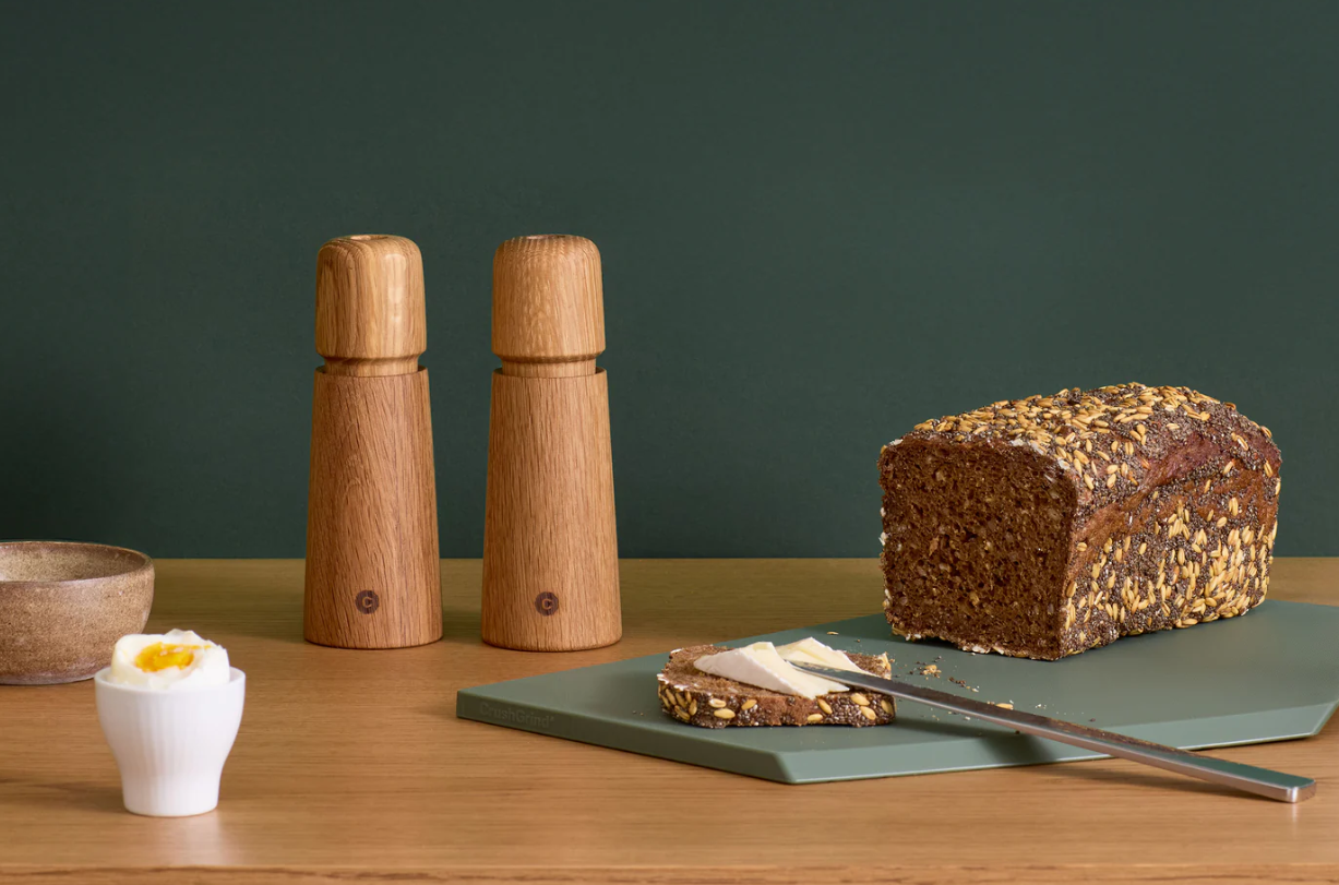 Stockholm Oak Grinder 17cm by Crushgrind