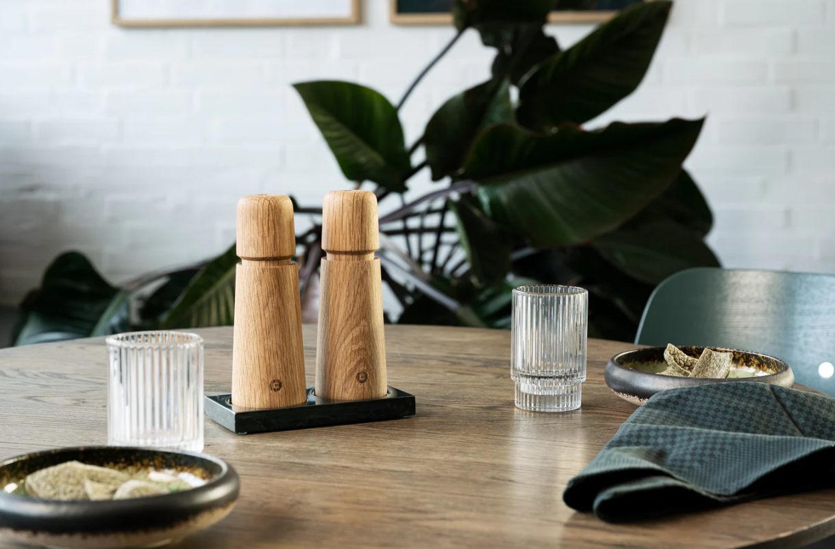 Stockholm Oak Grinder 17cm by Crushgrind