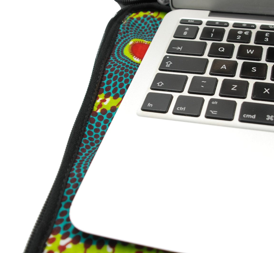 Laptop Case MEDIUM by Cycle of Good